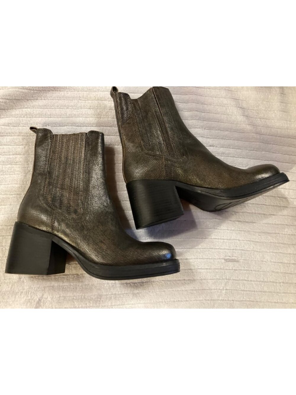 Kenneth Cole New York Women's Chelsea Boot - Size 8 US | 39 EU - Brand New - Picture 2 of 8